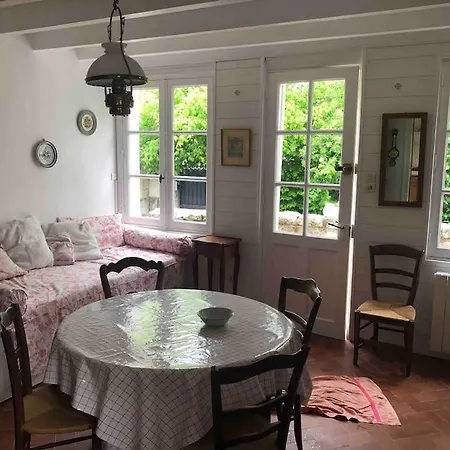 Ferienhaus Petite Maison Ancienne Au Bord De La Vienne *