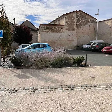 Petite Maison Ancienne Au Bord De La Vienne Ferienhaus *